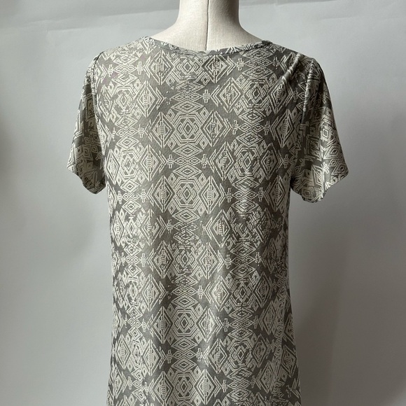 Gray Patterned Women's Top - Picture 3 of 4